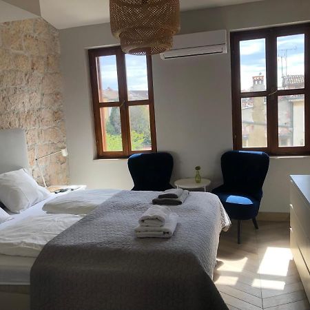 روفينج De Luxe Room In The Heart Of The City المظهر الخارجي الصورة