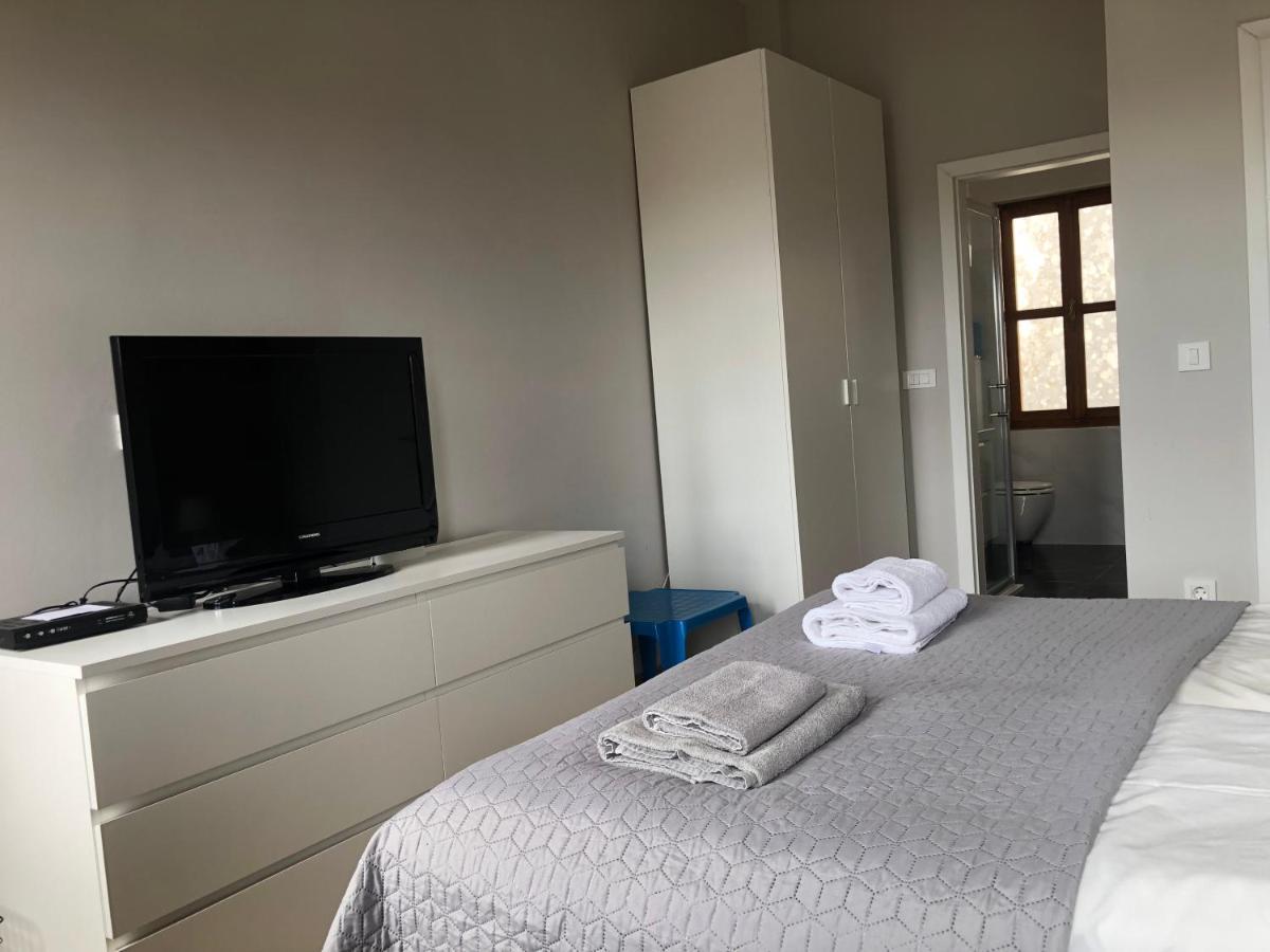 روفينج De Luxe Room In The Heart Of The City المظهر الخارجي الصورة