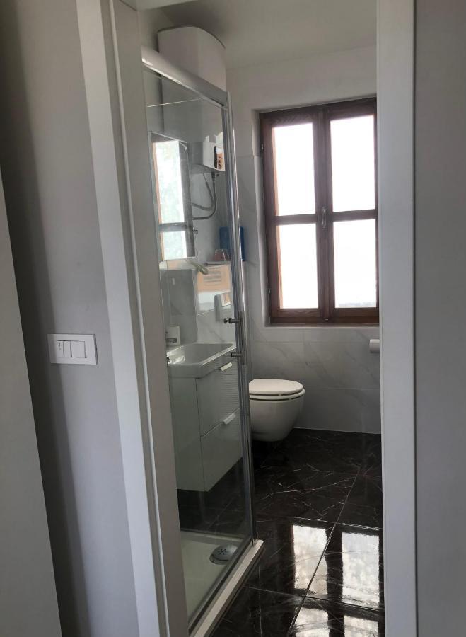 روفينج De Luxe Room In The Heart Of The City المظهر الخارجي الصورة