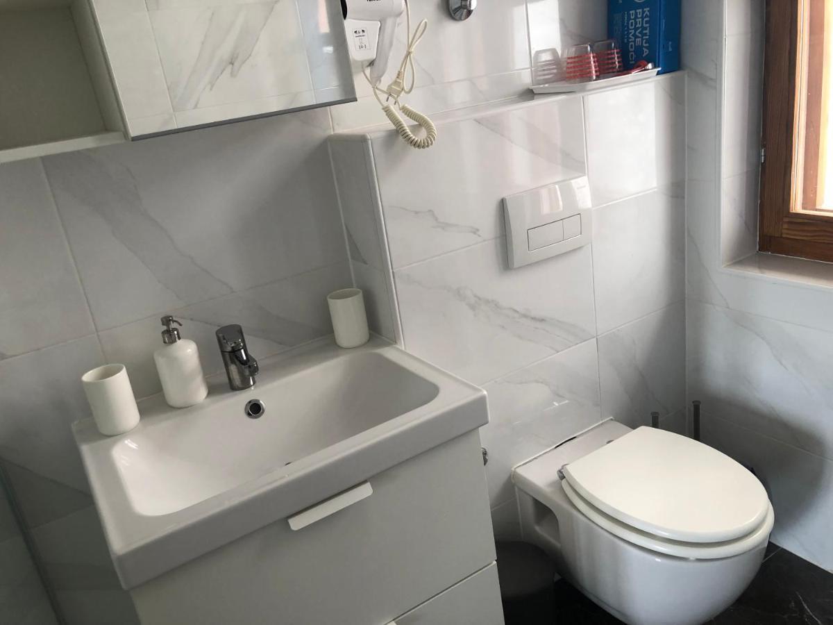 روفينج De Luxe Room In The Heart Of The City المظهر الخارجي الصورة