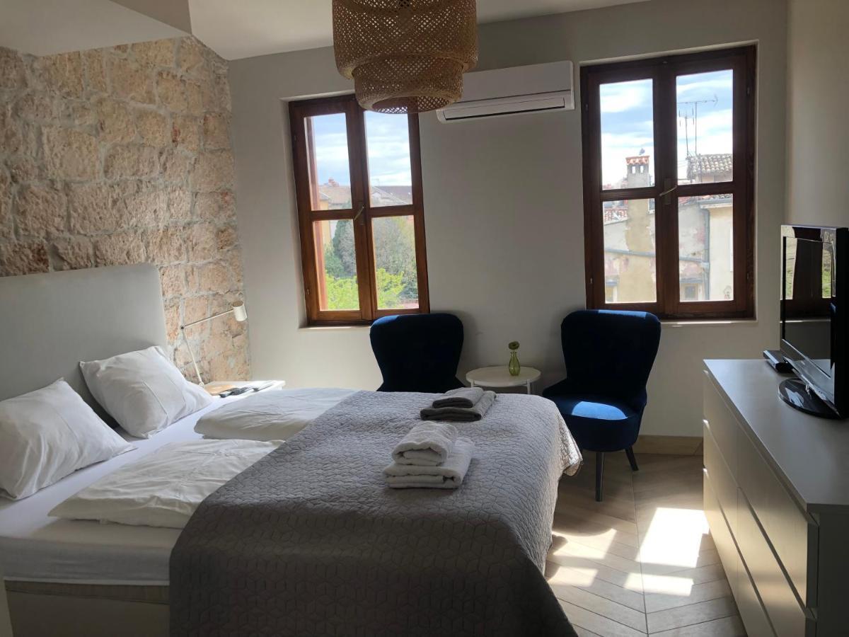 روفينج De Luxe Room In The Heart Of The City المظهر الخارجي الصورة