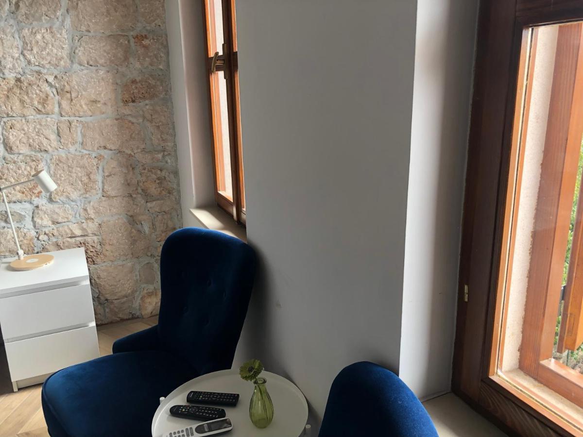 روفينج De Luxe Room In The Heart Of The City المظهر الخارجي الصورة